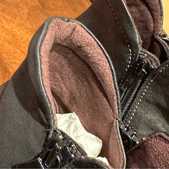 Josef Seibel Fergey 24 Boot with Ruching Detail and Double Zippers, US 6, EU 37 - Picture 6 of 12